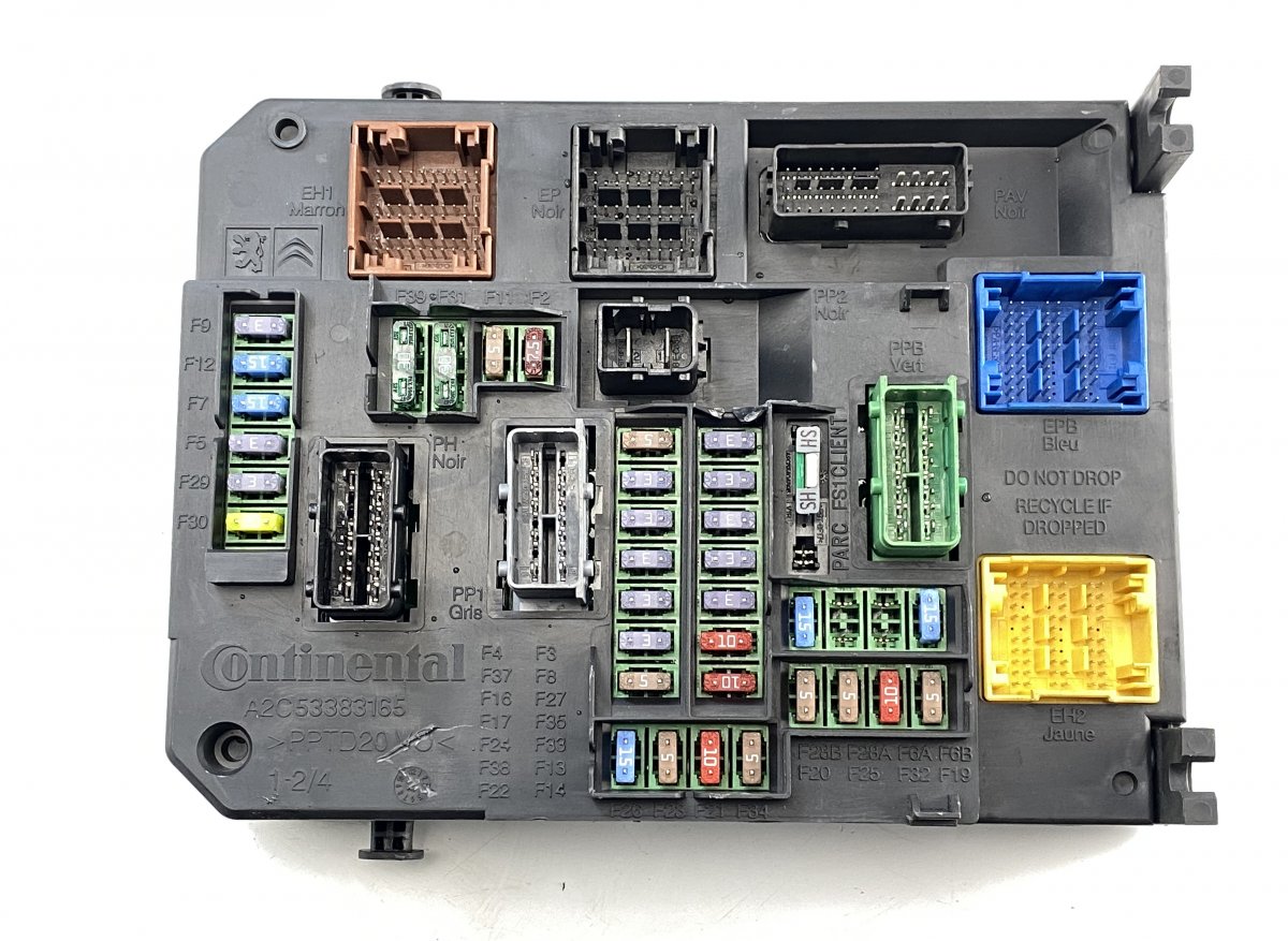 Peugeot 508 Fuse box PEUGEOT 508 I (W23) (2010-2018) Fuse box 966499...