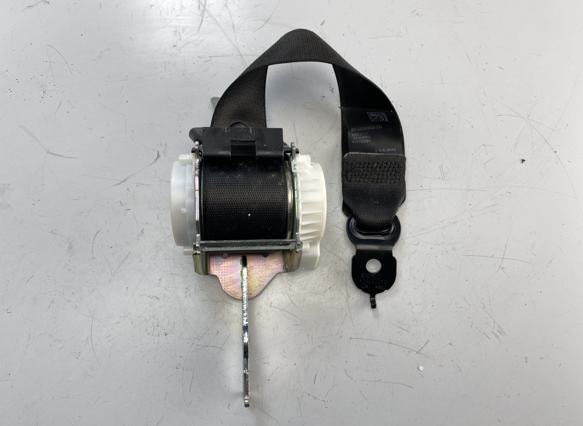 BMW 7 (F01 / F02 / F03 / F04) Seat Belt Rear Left BMW 7 (F01, F02) (2008-2016) Seat Belt Rear Lef...