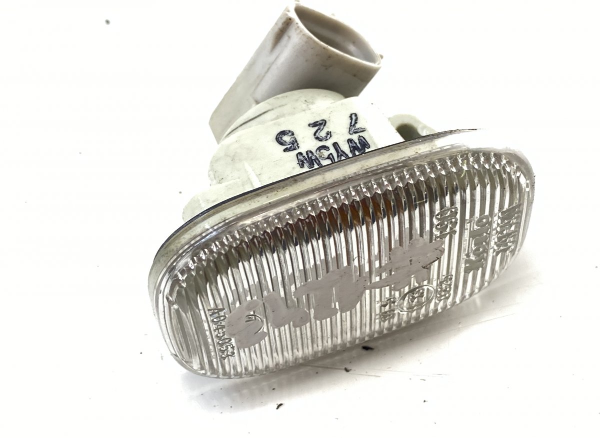 Fender small indicator front right Brand/Model: TOYOTA HARRIER
Year: 2007
Engine: ...