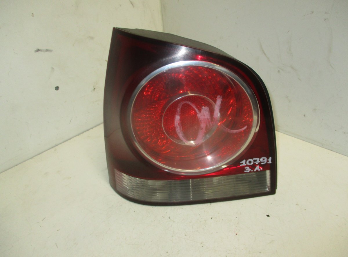 Volkswagen Polo задняя фара (левая) VW POLO IV (9N) (2001-2009) Tail light left 965...