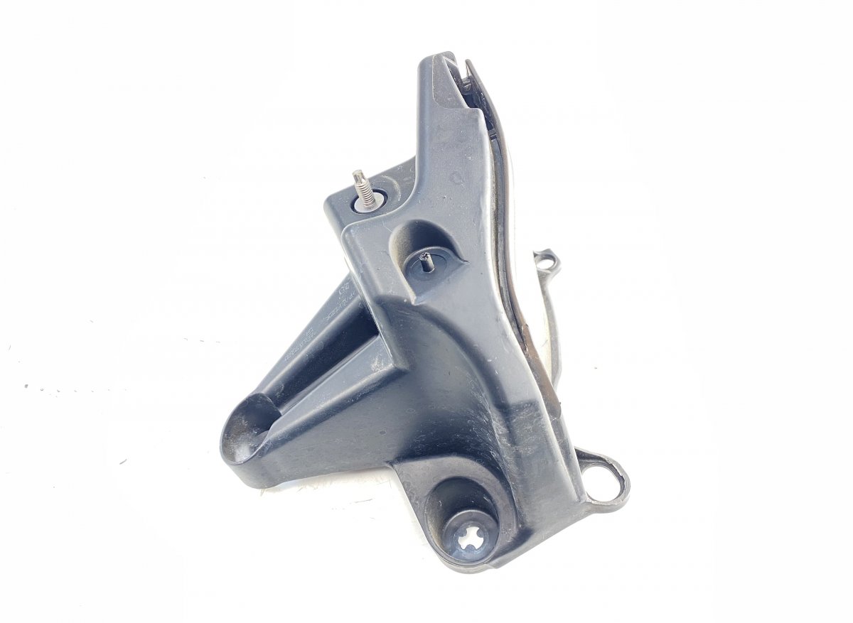 Peugeot 3008 Rear bumper Carrier holder on fender right PEUGEOT 3008 I (T84) (2009-2016) Rear bumper Ca...