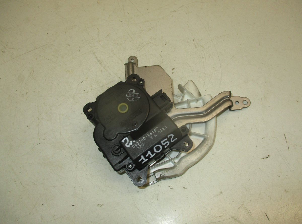Subaru Legacy Evaporator air flow flap control motor SUBARU LEGACY IV / Outback (2003-2009) Evaporat...