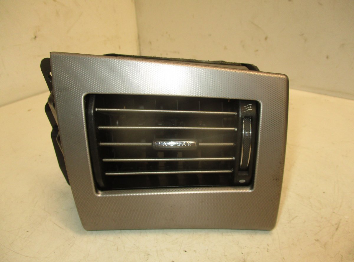 Jaguar XF Air Vent front right JAGUAR XF (X250, CC9) (2008-2015) Air Vent fron...