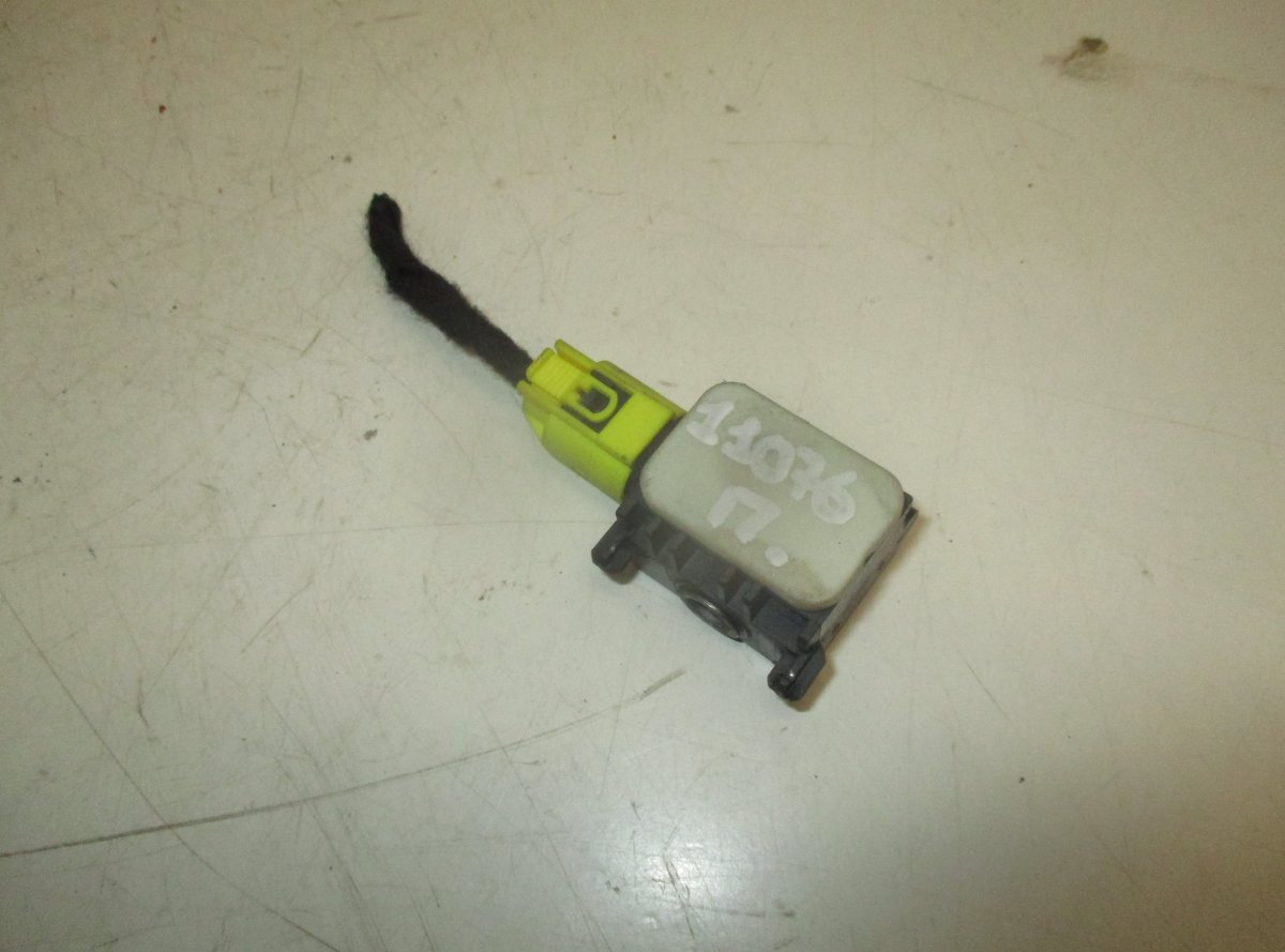 Mercedes-Benz A (W169) Airbag crash sensor, right MERCEDES-BENZ S-CLASS (W221) (2005-2013) Airbag...