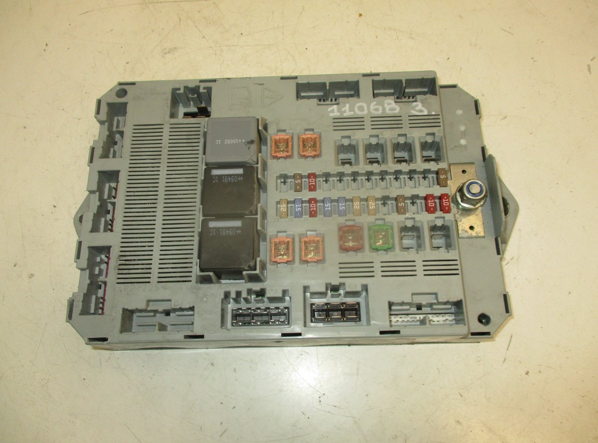 Jaguar XF Fuse box JAGUAR XF (X250, CC9) (2008-2015) Fuse box C2Z1...