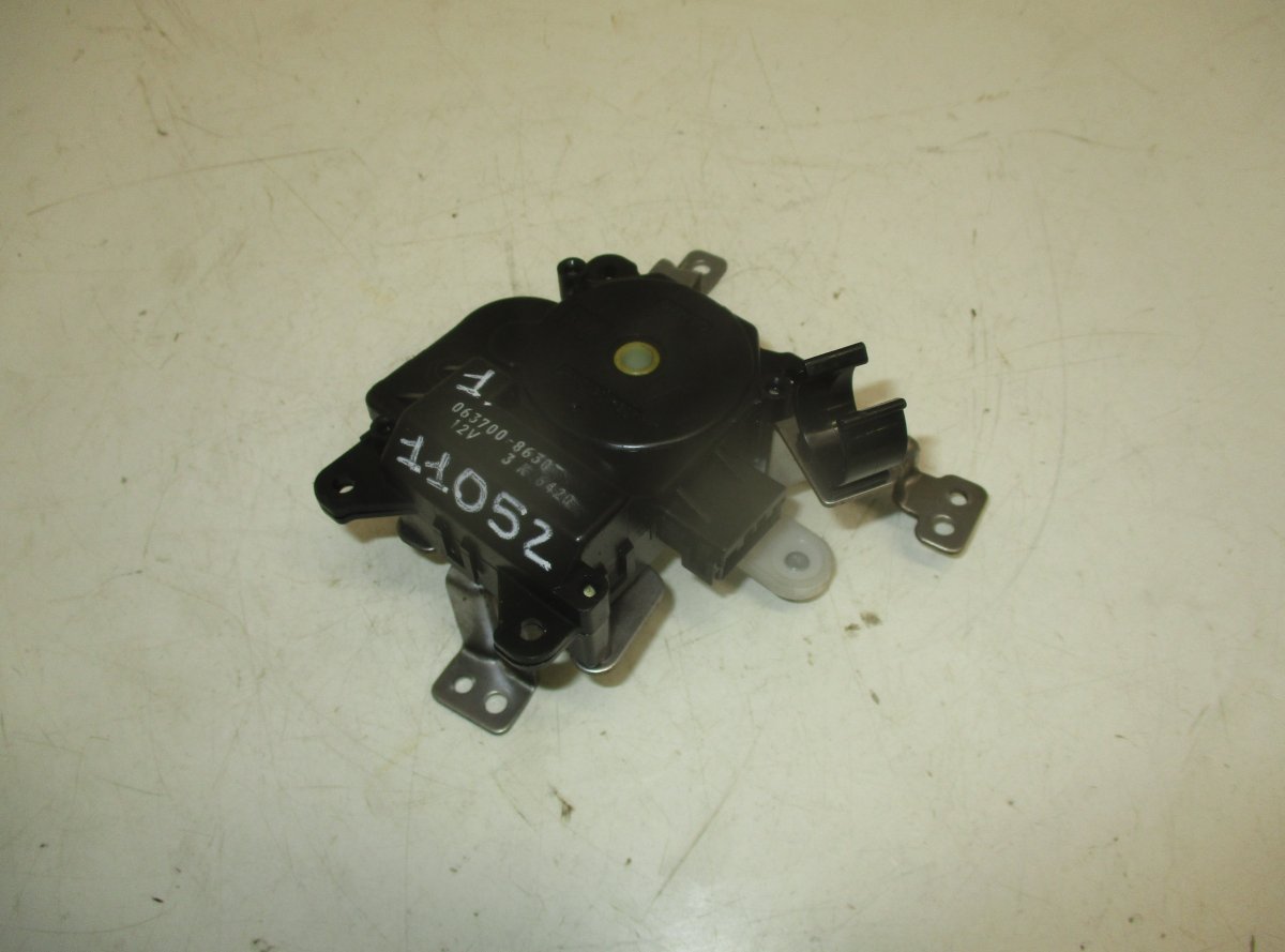 Subaru Legacy Evaporator air flow flap control motor SUBARU LEGACY IV / Outback (2003-2009) Evaporat...