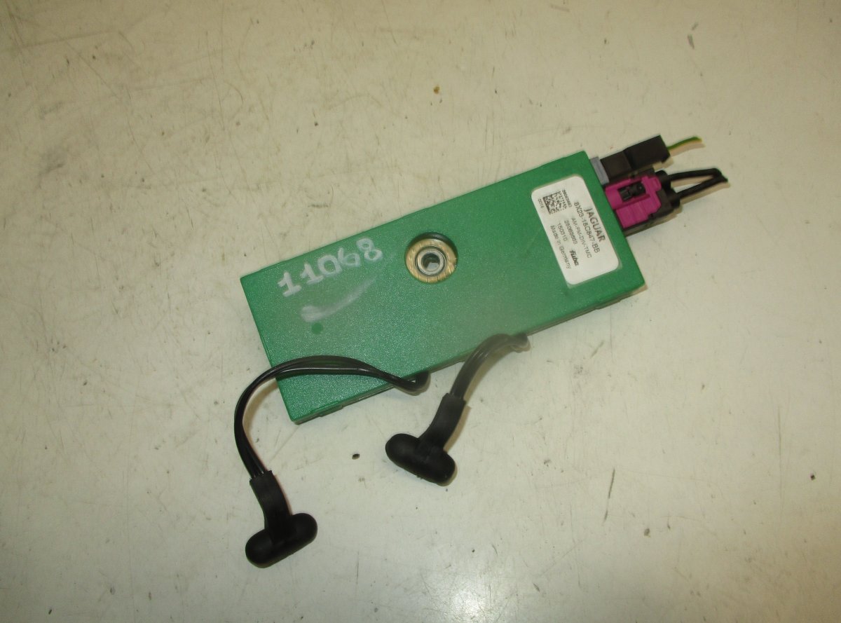 Jaguar XF Aerial amplifier / control unit JAGUAR XF (X250, CC9) (2008-2015) Aerial amplif...