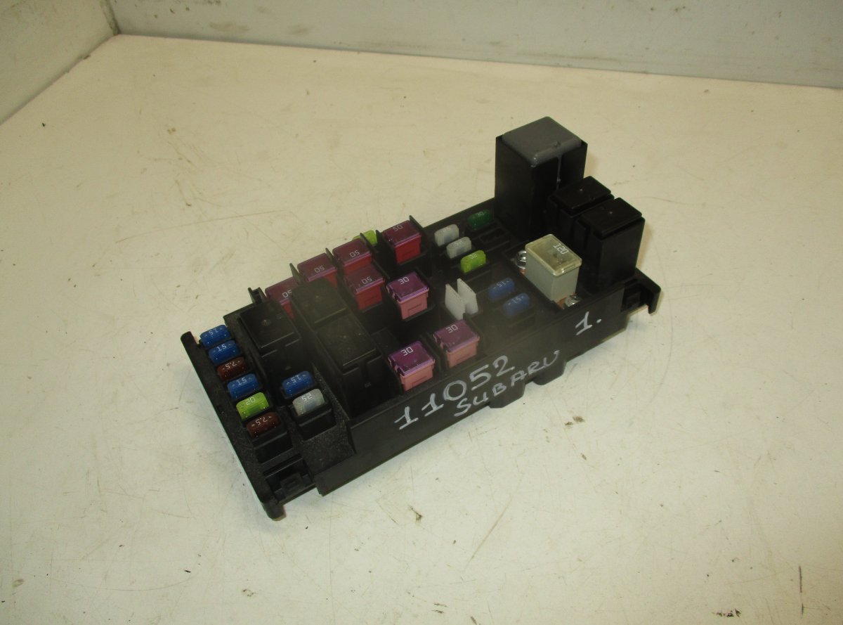 Subaru Legacy Fuse box Fuse box — SUBARU LEGACY IV / Outback (2003-200...