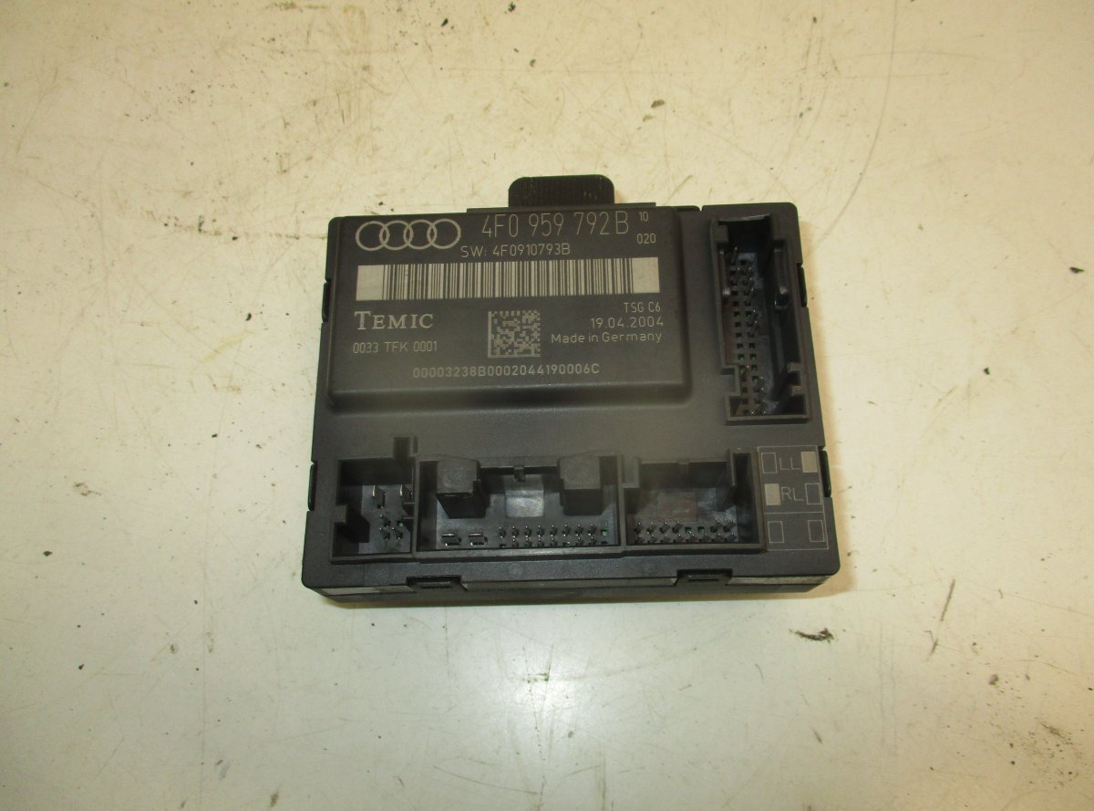 Audi A6 (C5) Front right door control unit Front right door control unit — AUDI A6 / A6 AL...