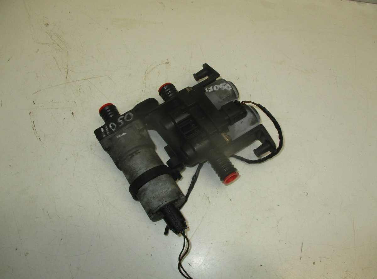 BMW 5 (E39) Heater Bypass Valve BMW 5 (E39) (1995-2004) Heater Bypass Valve 837...