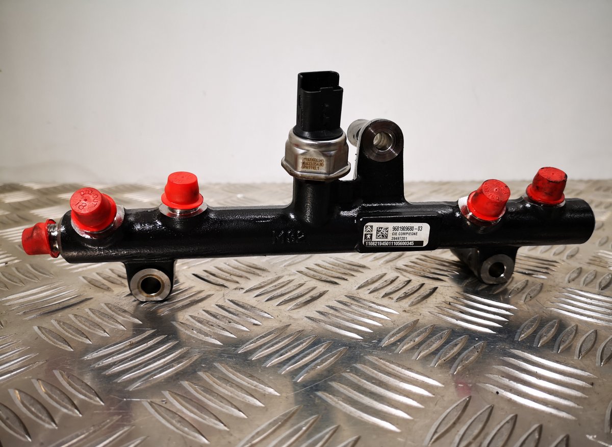 Ford Mondeo Fuel Distributor / fuel rail FORD MONDEO Mk IV (BA7) (2007-2014) Fuel Distri...