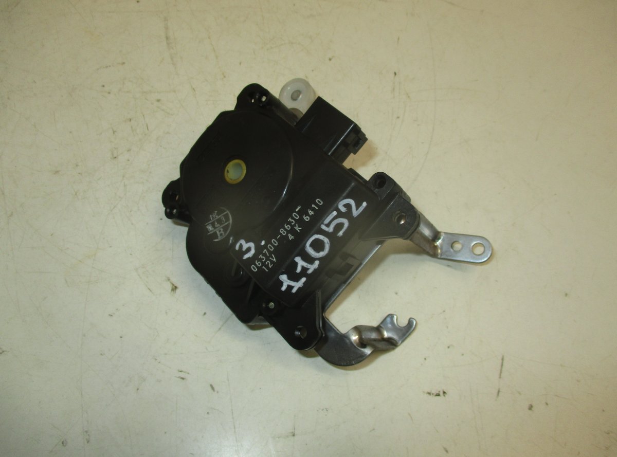 Subaru Legacy Evaporator air flow flap control motor SUBARU LEGACY IV / Outback (2003-2009) Evaporat...