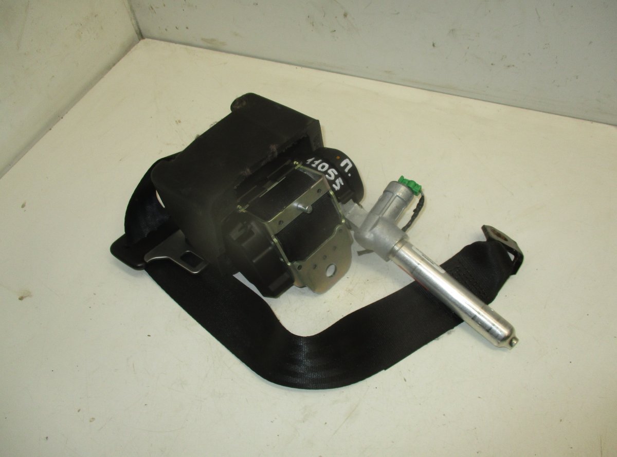 Volvo C30 Seat belt — rear right