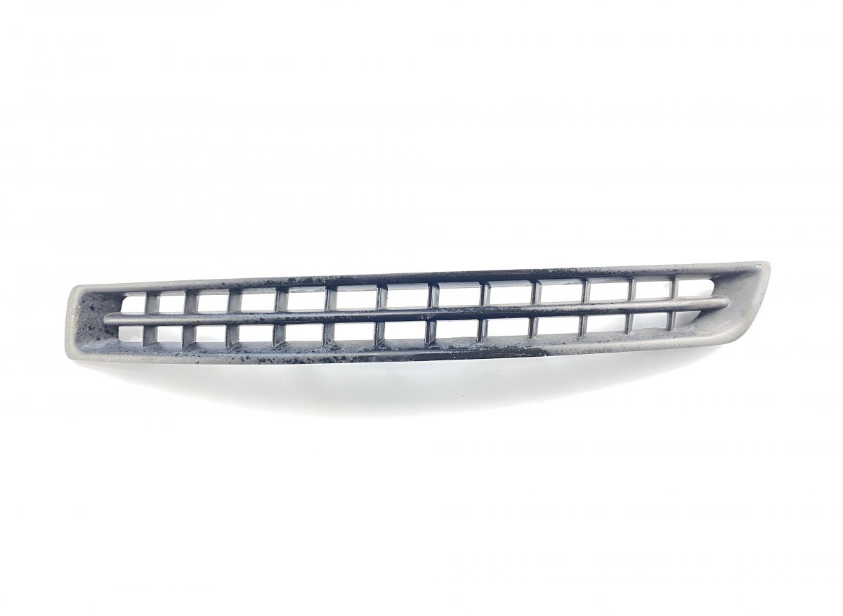 Volvo XC90 Front Bumper Grille Left VOLVO XC90 I (2002-2014) Front Bumper Grille Le...