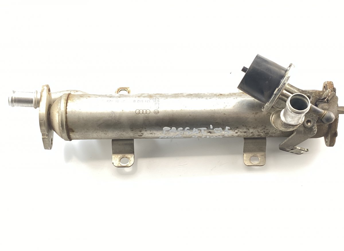 Volkswagen Passat EGR jäähtytin VW PASSAT B6 (3C) (2005-2010) EGR cooler 03L131...