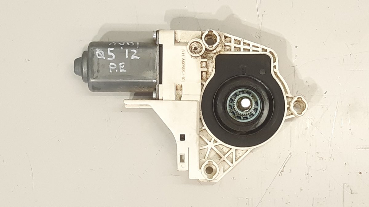 Audi Q5 (8R) Window Regulator Motor Front Right AUDI Q5 (8R) (2008-2016) Window Regulator Motor...
