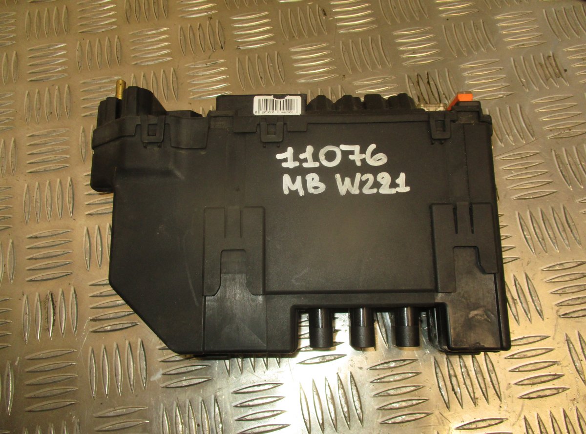 Mercedes-Benz A (W169) Battery control unit MERCEDES-BENZ S-CLASS (W221) (2005-2013) Batter...