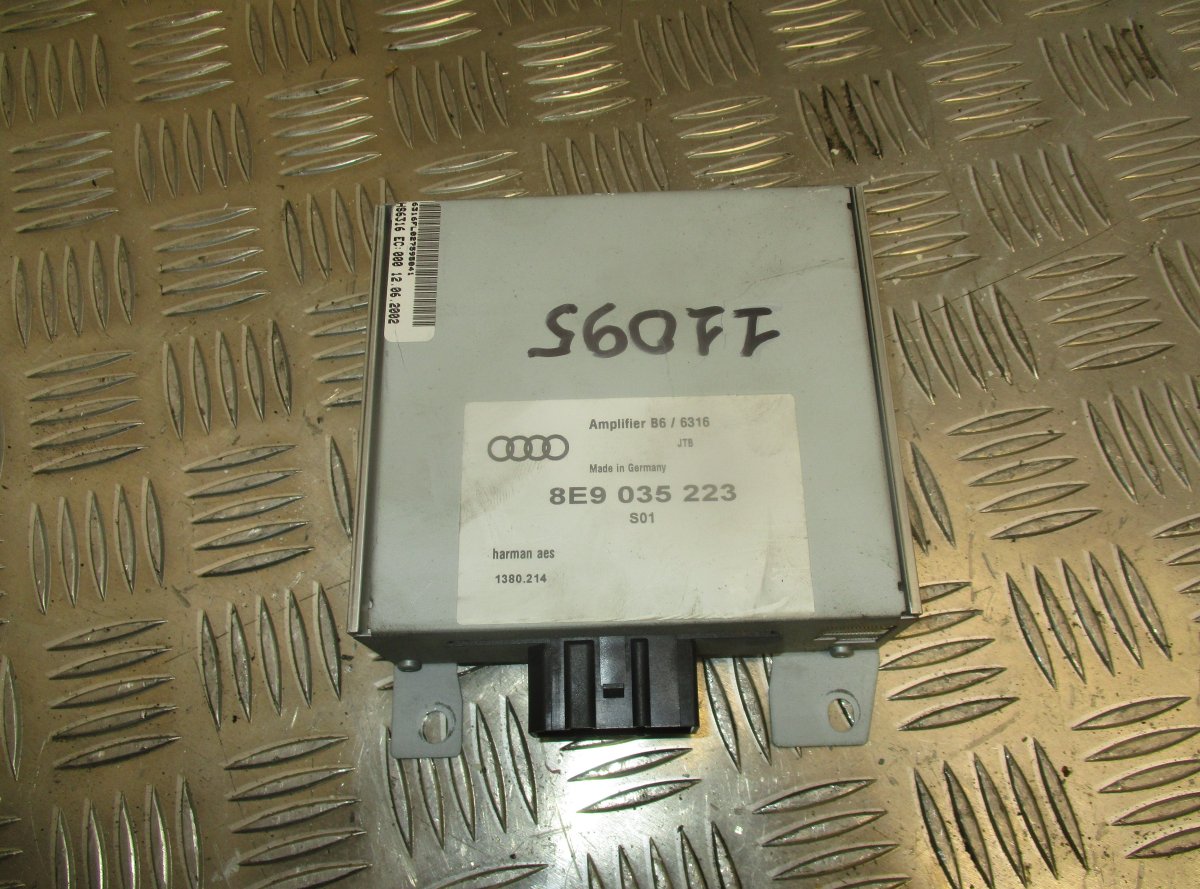 Audi A4 (B6) Audio amplifier AUDI A4 (B6) (2000-2004) Audio amplifier 8E9035...