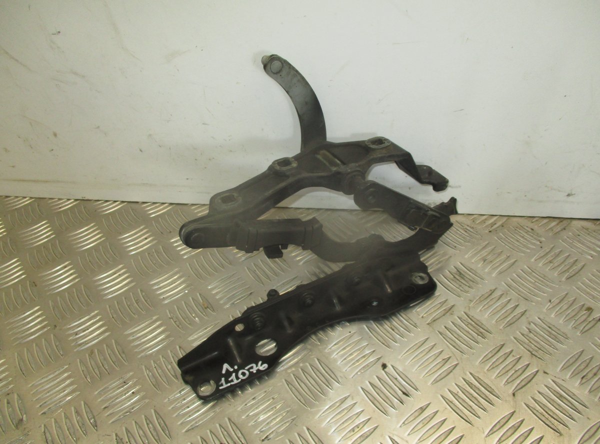 Mercedes-Benz A (W169) Bonnet Hinge Left