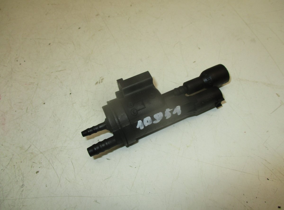 Mercedes-Benz A (W169) Engine vacuum valve Engine vacuum valve — MERCEDES-BENZ E-CLASS (W2...