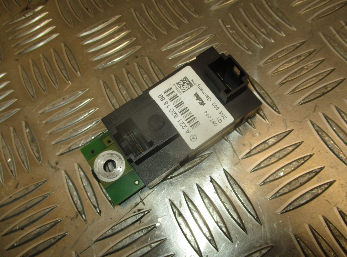 Mercedes-Benz A (W169) Aerial amplifier / control unit