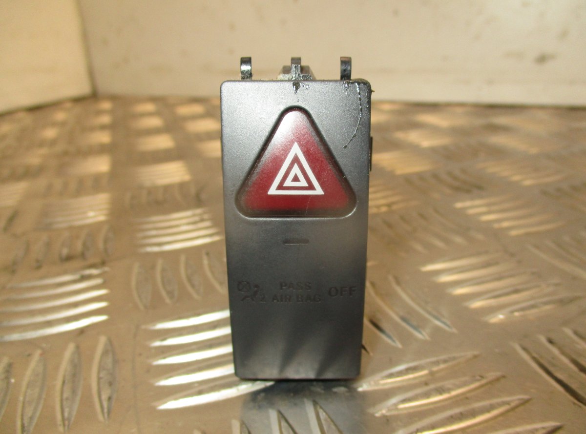 Mercedes-Benz A (W169) Hazard switch MERCEDES-BENZ E-CLASS (W212) (2009-2016) Hazard...