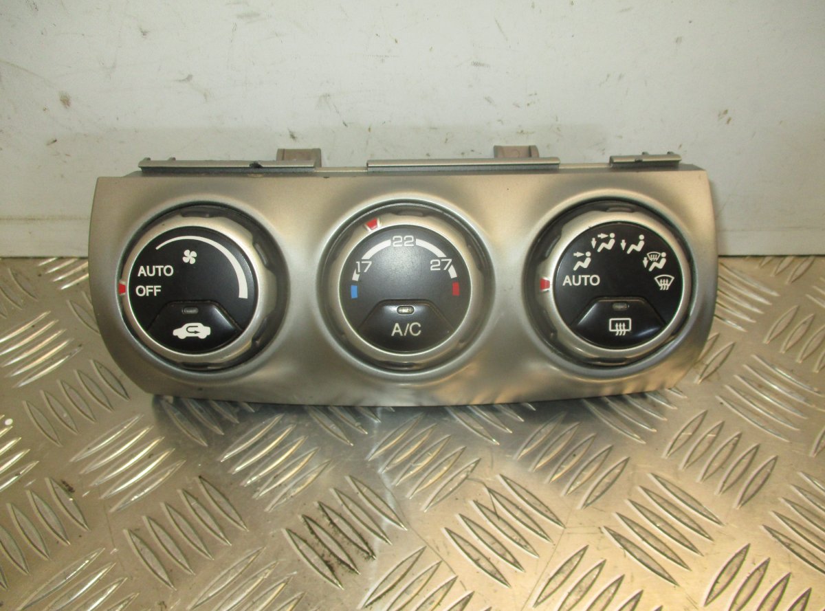 Honda CR-V Heater control panel