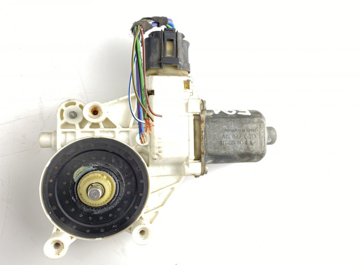 BMW 3 (E46) Window Regulator Motor Front Right BMW 3 (E90, E91, E92, E93) (2005-2011) Window R...