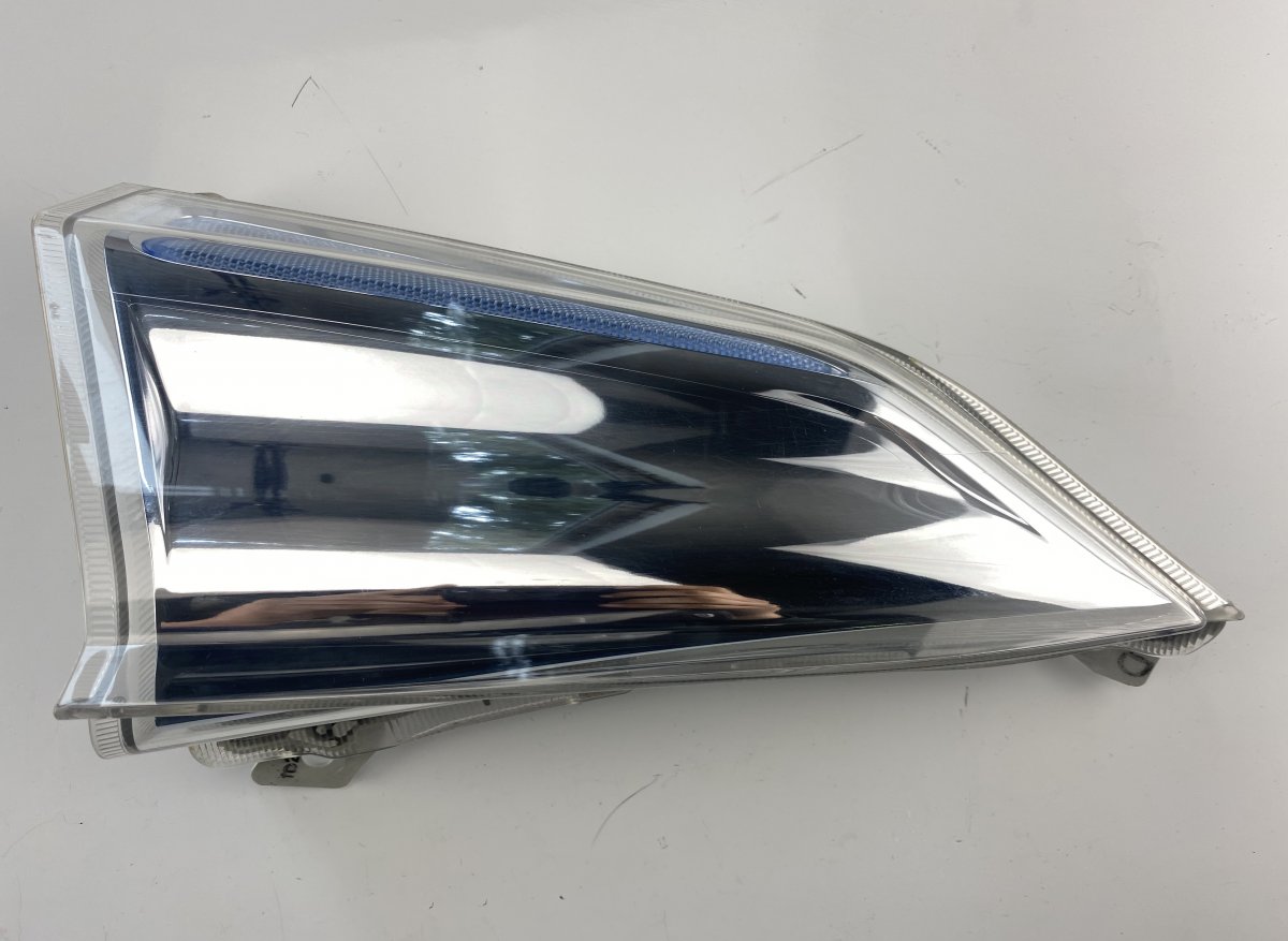 Nissan Leaf Indicator front right NISSAN LEAF I (ZE0) (2010-2017) Indicator front...