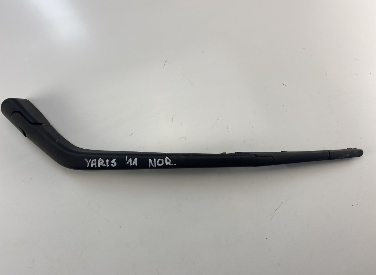 Toyota Yaris Заднее стекло, рычаг стеклоочистителя TOYOTA YARIS II (XP90) (2005-2013) Rear Window ...