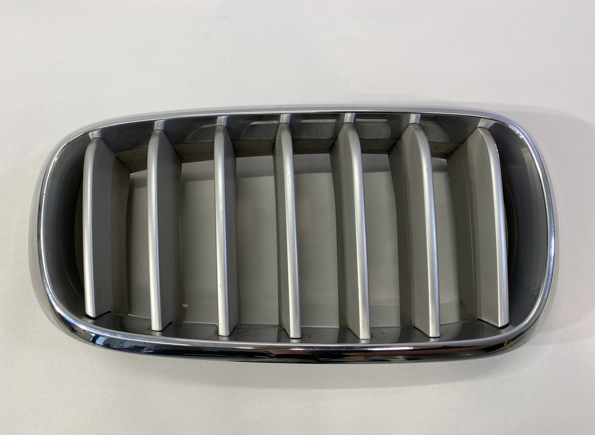BMW X5 (E70) Radiator Grille right part