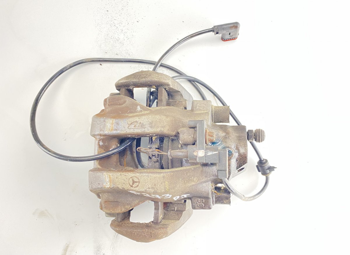 Mercedes-Benz CLS (C219) Brake caliper rear right MERCEDES-BENZ CLS (C219) (2004-2010) Brake cali...