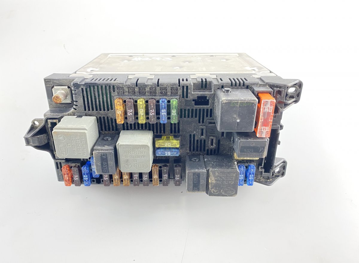 Mercedes-Benz CLS (C219) Fuse box Fuse box — MERCEDES-BENZ CLS (C219) (2004-2010)...