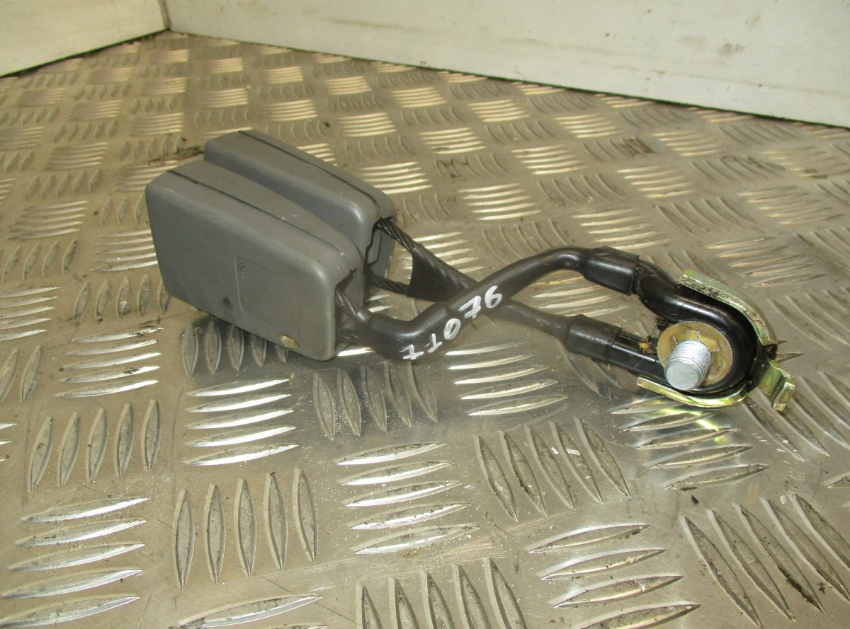 Mercedes-Benz A (W169) Seat belt buckle — rear right Seat belt buckle — rear right — MERCEDES-BENZ S...