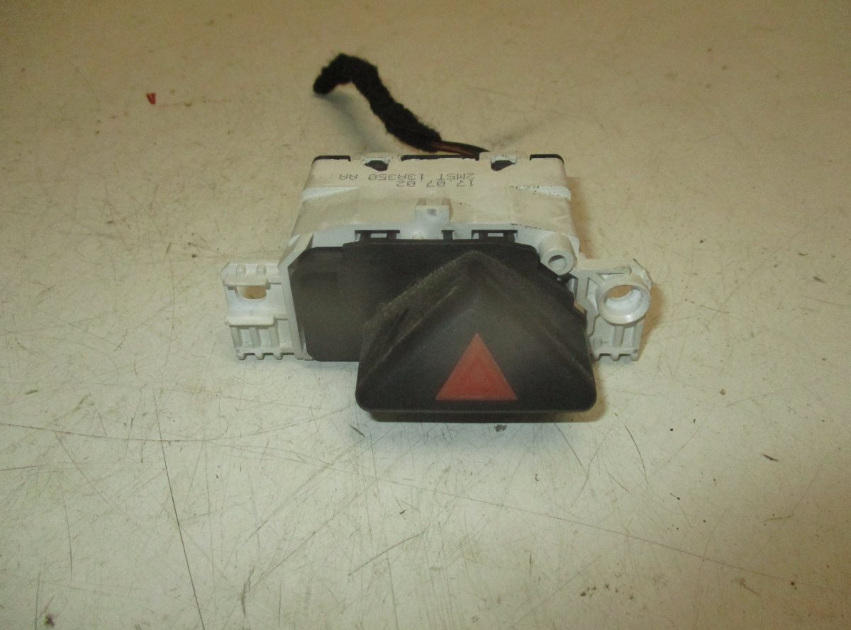 Ford Focus Hazard switch