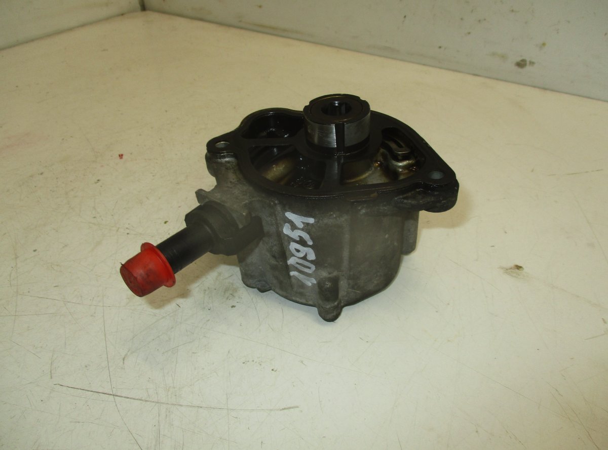 Mercedes-Benz A (W169) Vacuum Pump, engine
