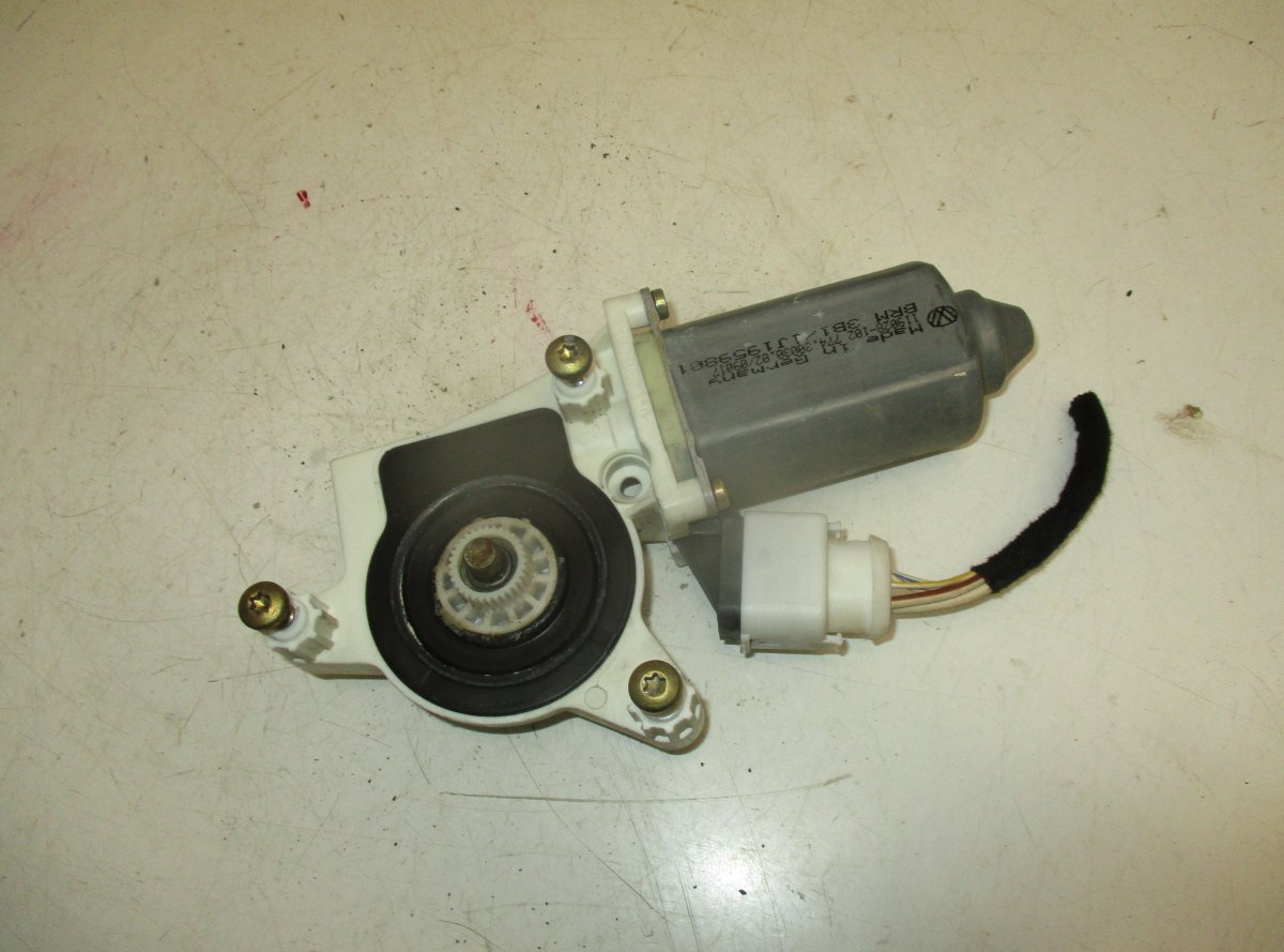 Volkswagen Passat Window Regulator Motor Front Left