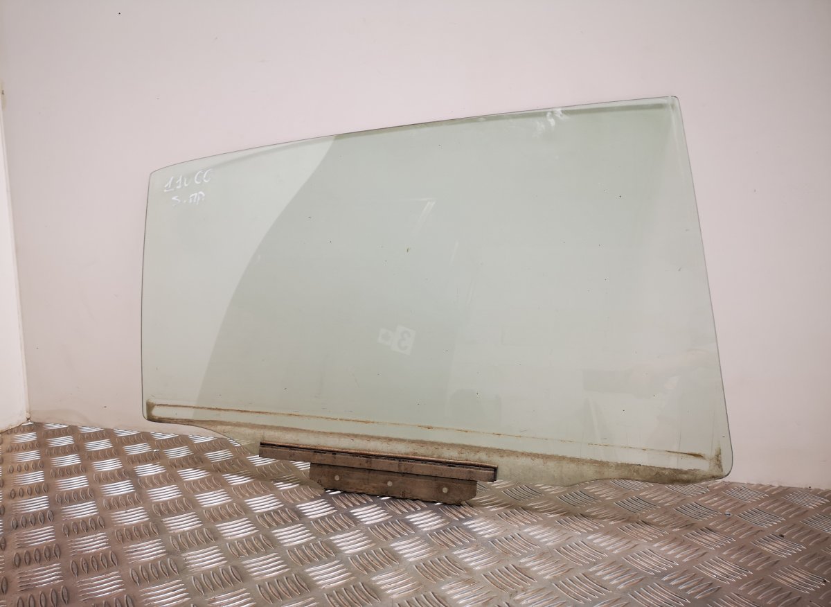 Toyota Corolla Door window glass rear right