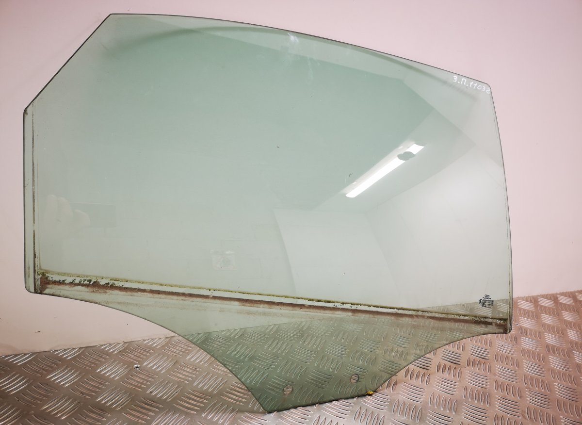 Audi A4 (B8) Door window glass rear right