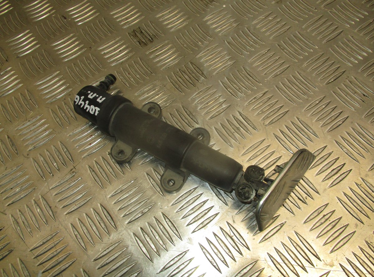Skoda Superb (3U) Headlight Washer Nozzle Right