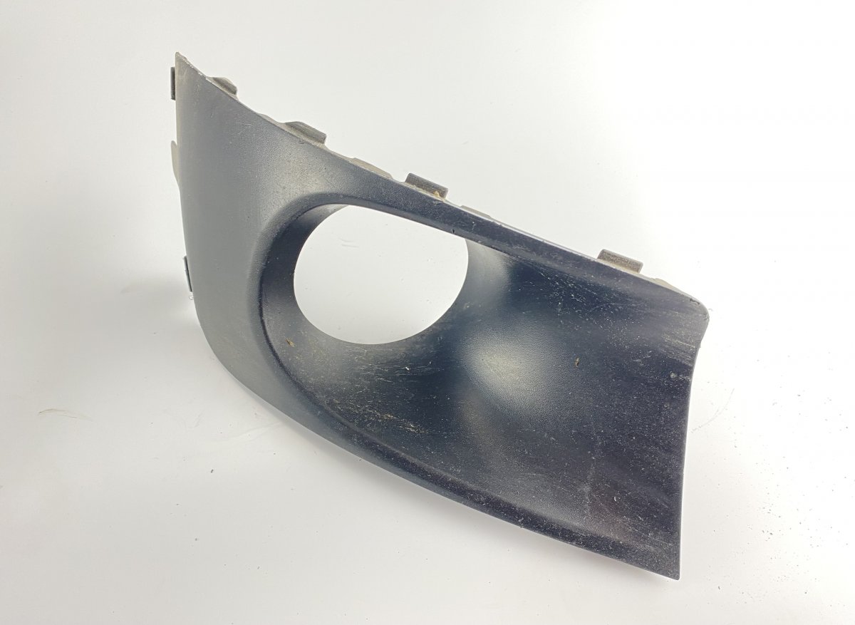 Subaru Legacy Front Bumper Grille Right