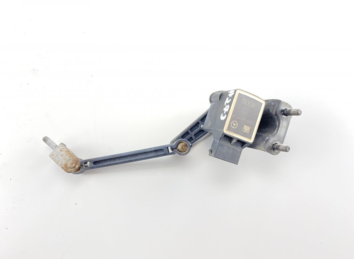 Mercedes-Benz CLS (C219) Suspension level sensor front right