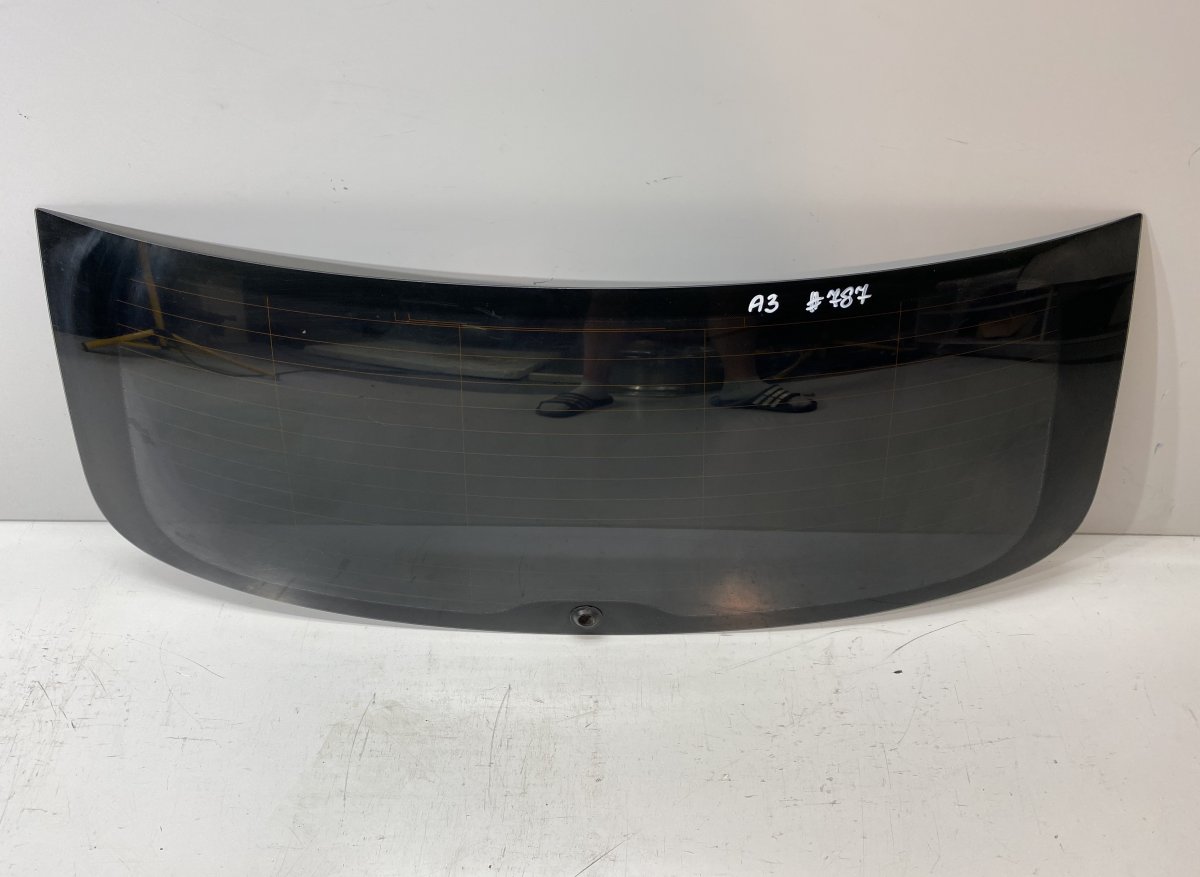 Audi A3 (8P) Rear Window glass