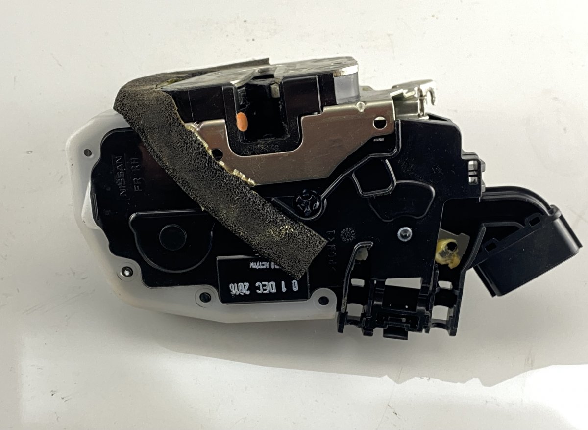 Nissan Leaf Door Lock Front Right NISSAN LEAF I (ZE0) (2010-2017) Door Lock Front...