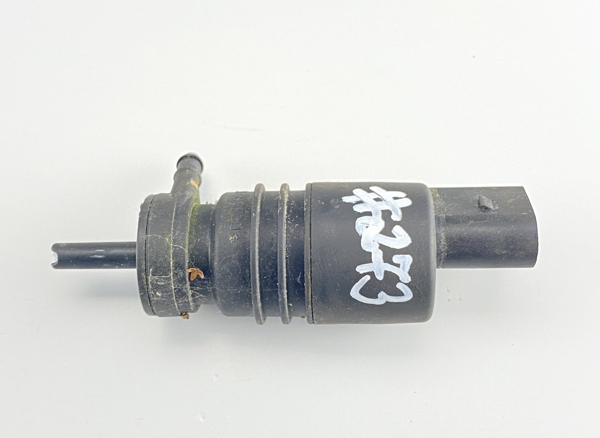 Mercedes-Benz CLS (C219) Washer pump Windscreen MERCEDES-BENZ CLS (C219) (2004-2010) Washer pum...