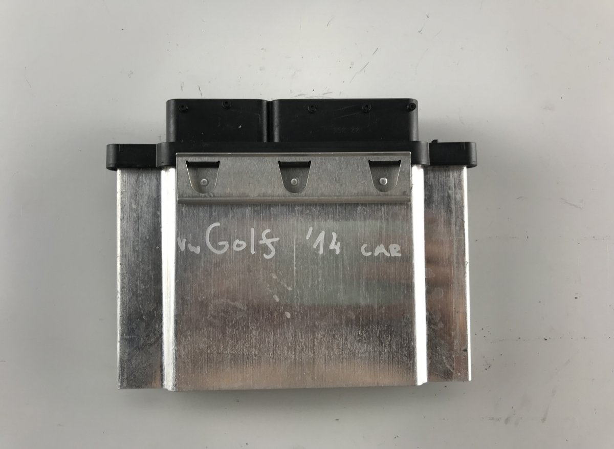 Volkswagen Golf 7 Engine control unit (ECU) Engine control unit (ECU) — VW GOLF VII (5G1, B...