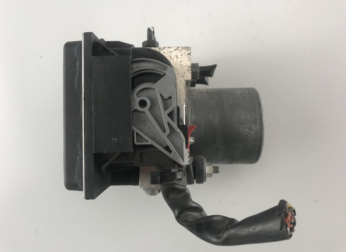 Audi A4 (B6) ABS hydraulic unit / pump AUDI A4 (B7) (2004-2008) ABS hydraulic unit / p...