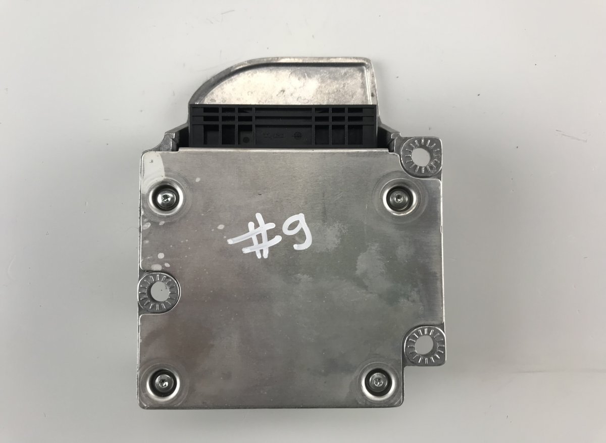 BMW X3 (E83) Airbag Control Unit BMW X3 (E83) (2004-2012) Airbag Control Unit 31...