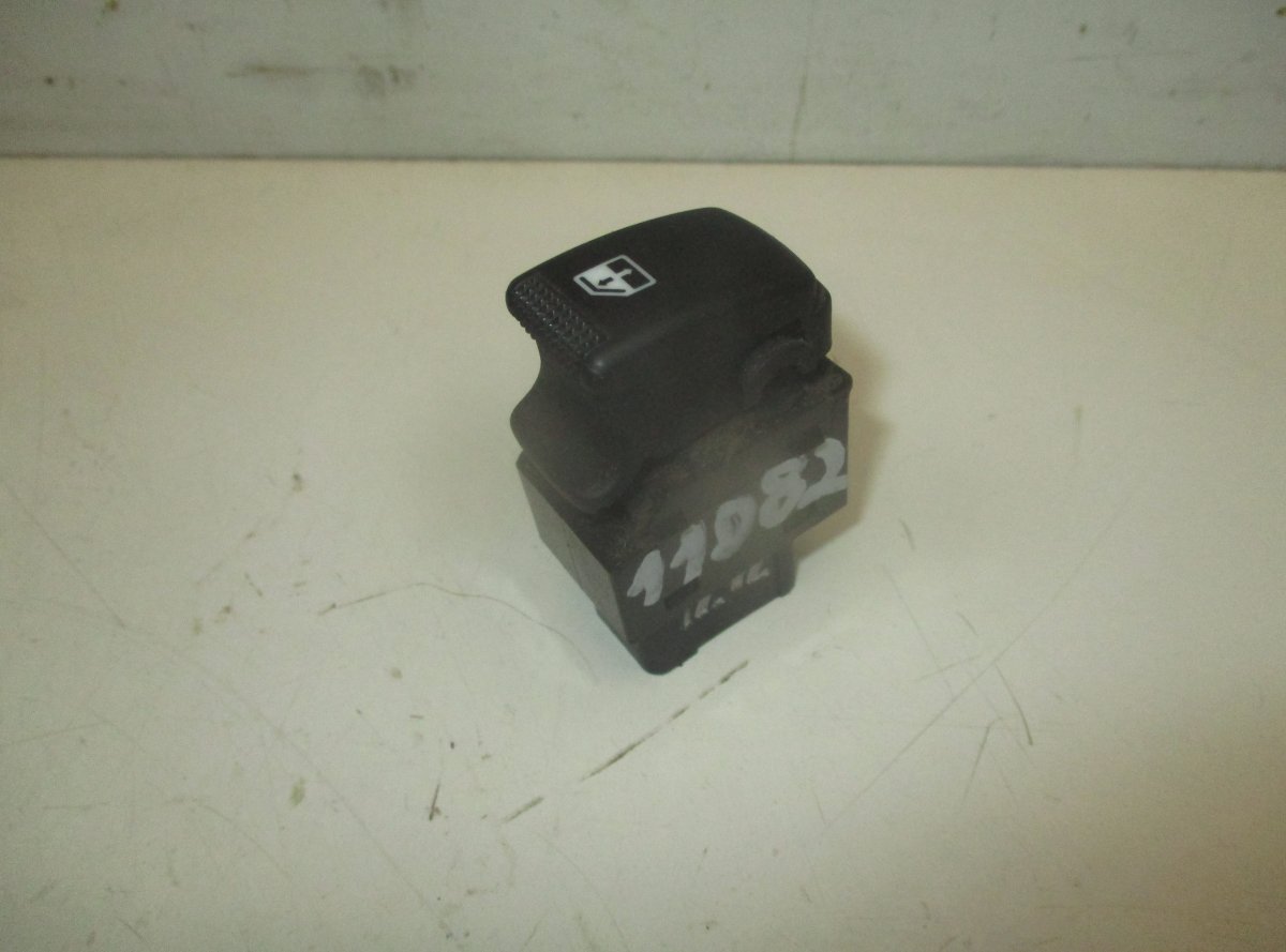 Kia Sorento Switch For Electric Windows Front Right KIA SORENTO I (JC) (2002-2009) Switch For Elect...