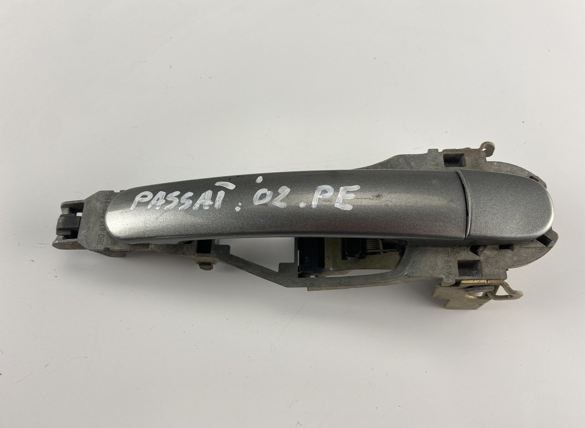 Volkswagen Passat Door Handle Exterior Front Right VW PASSAT B5 (3B3) (2000-2005) Door Handle Exte...